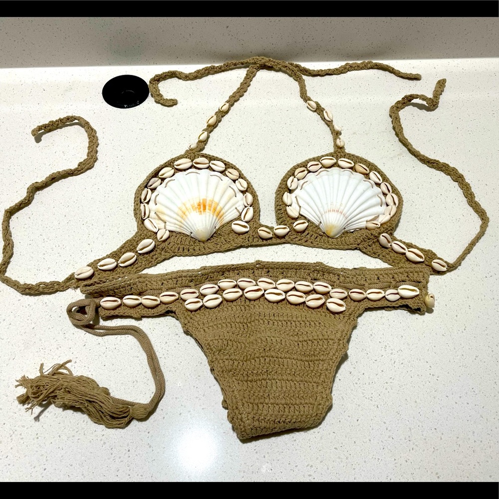 New Size!! NWOT 🐚 Seashell 🐚 & Crochet Bikini **FESTIVAL**